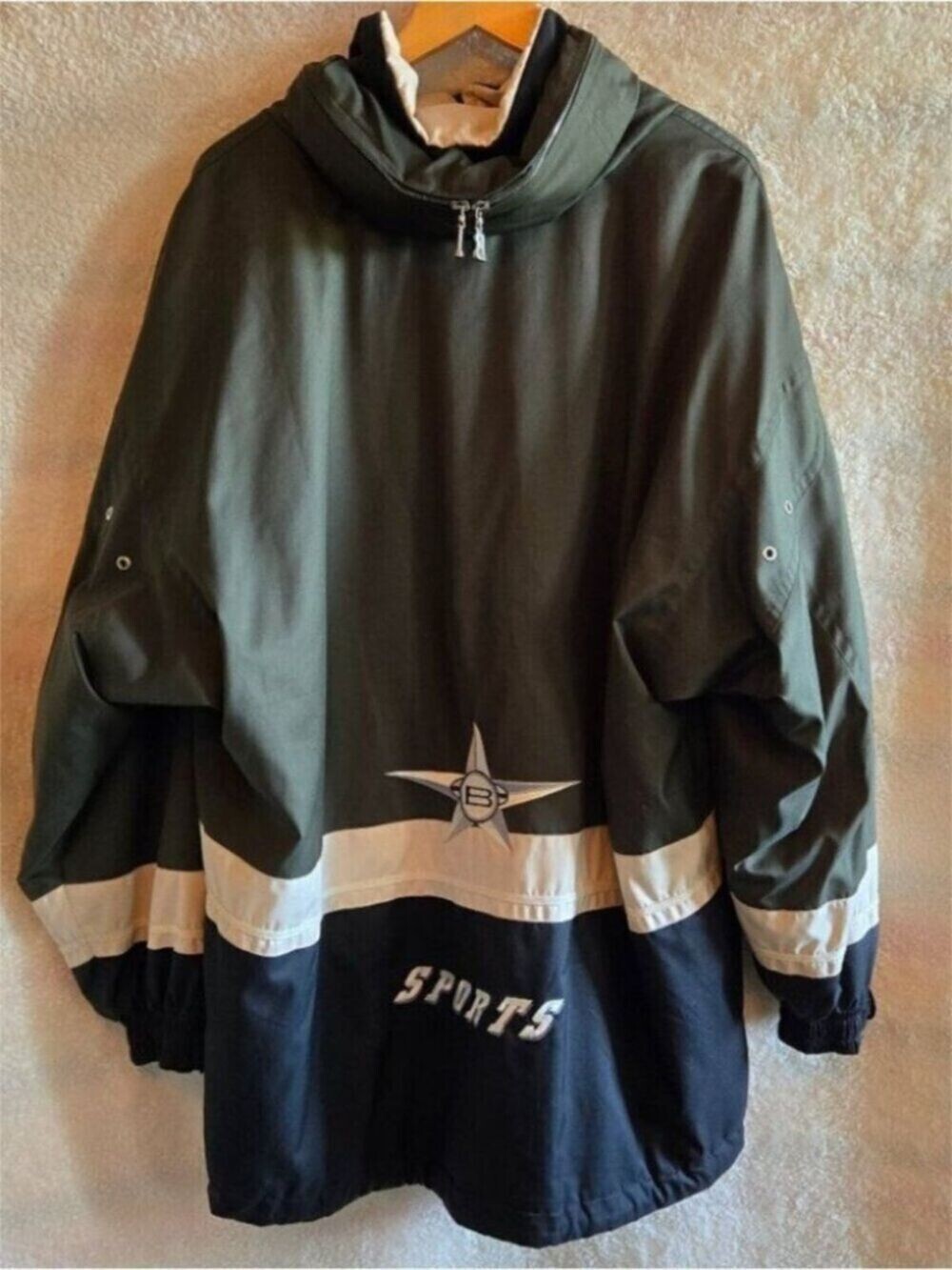 Bogner Sports Green and Black Ski Jacket with White Accents Sz 44 - Picture 5 of 9